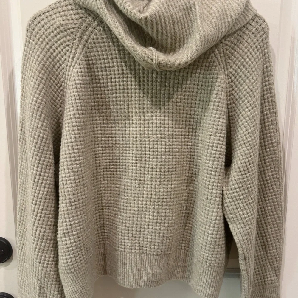 Abercrombie & Fitch Lounge Waffle Sweater shorts SET small EUC SUPER SOFT - Picture 9 of 12